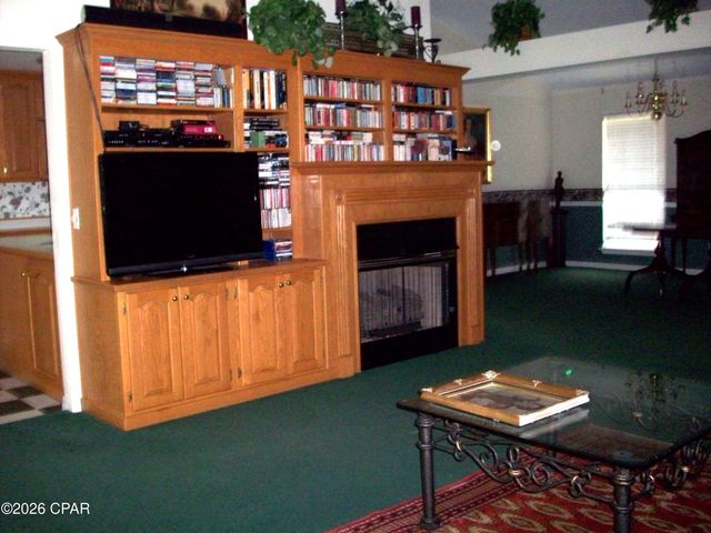 2549 Woods View Drive, Marianna, FL 32446