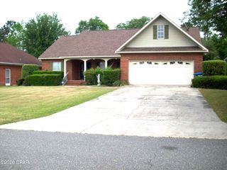 2549 Woods View Drive, Marianna, FL 32446