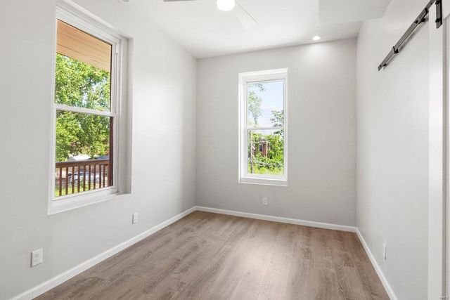 2032 E Adelaide Avenue, St Louis, MO 63106