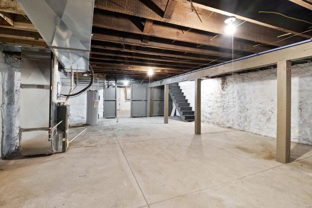2032 E Adelaide Avenue, St Louis, MO 63106