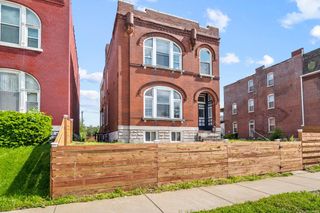 2032 E Adelaide Avenue, St Louis, MO 63106