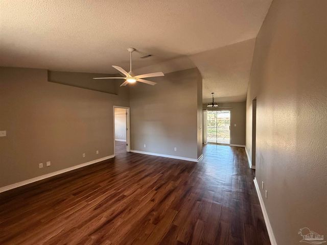 8940 Longmont Way, Milton, FL 32583