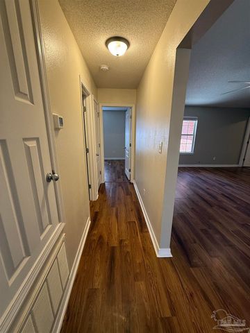 8940 Longmont Way, Milton, FL 32583