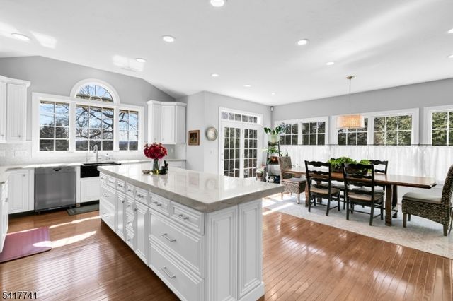 25 Carriage Way, Bernards Twp., NJ 07920