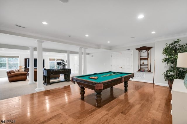 25 Carriage Way, Bernards Twp., NJ 07920