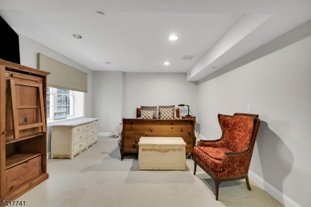 25 Carriage Way, Bernards Twp., NJ 07920