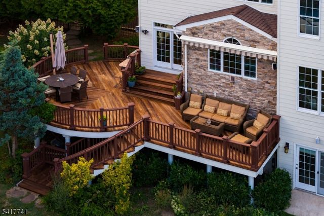 25 Carriage Way, Bernards Twp., NJ 07920