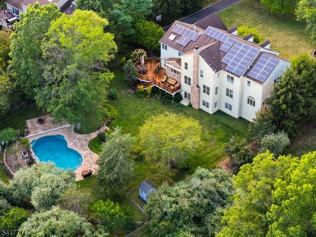 25 Carriage Way, Bernards Twp., NJ 07920