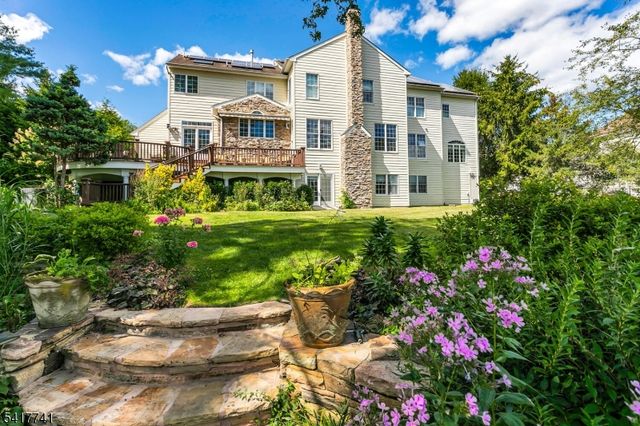 25 Carriage Way, Bernards Twp., NJ 07920