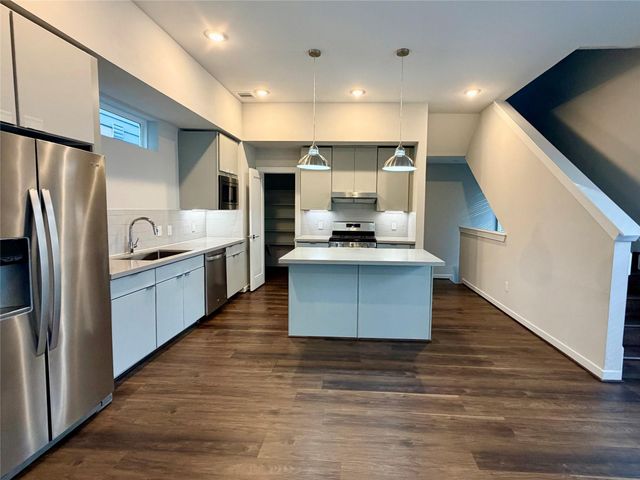 5815 Fairdale Lane B, Houston, TX 77057