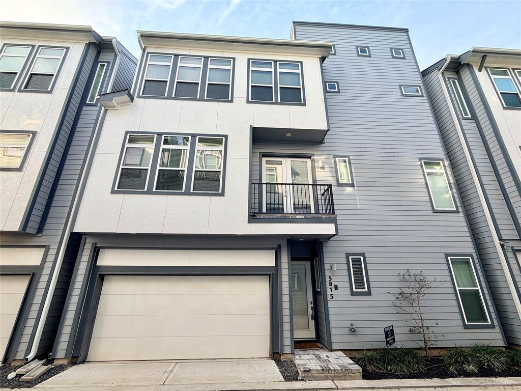 5815 Fairdale Lane B, Houston, TX 77057