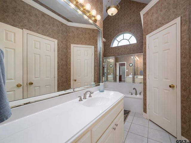5722 Gloucester Dr., Tyler, TX 75707