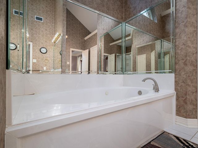 5722 Gloucester Dr., Tyler, TX 75707