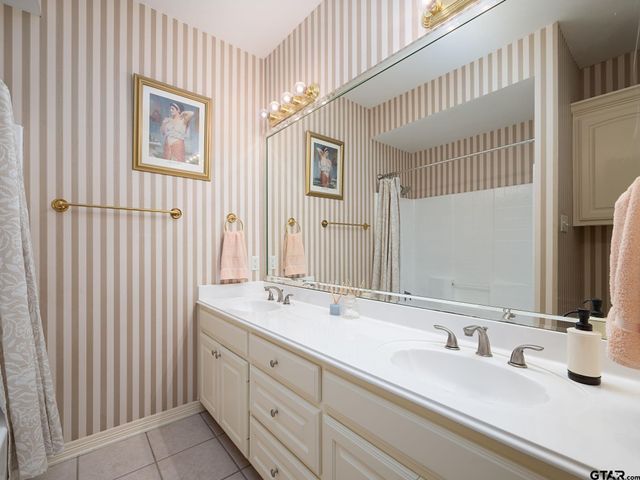 5722 Gloucester Dr., Tyler, TX 75707