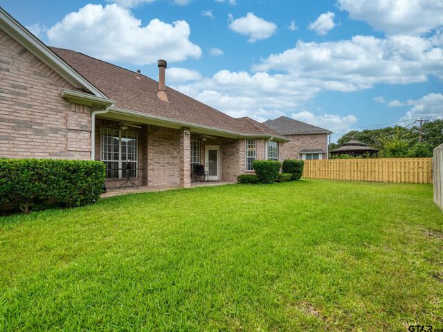 5722 Gloucester Dr., Tyler, TX 75707