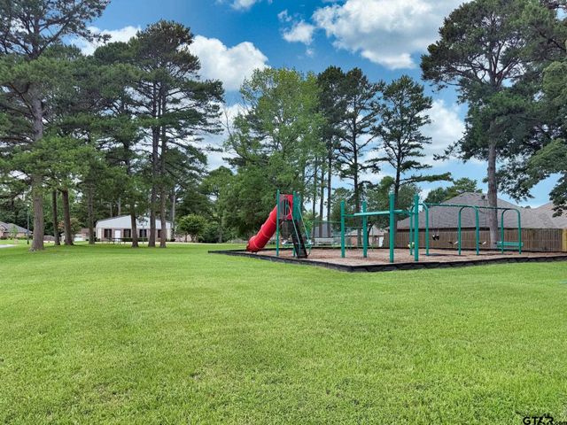 5722 Gloucester Dr., Tyler, TX 75707
