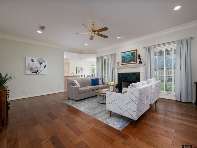 5722 Gloucester Dr., Tyler, TX 75707