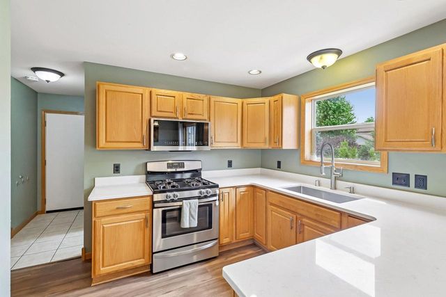 6605 Carlton DRIVE, Madison, WI 53718