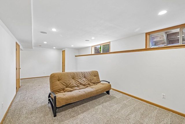 6605 Carlton DRIVE, Madison, WI 53718