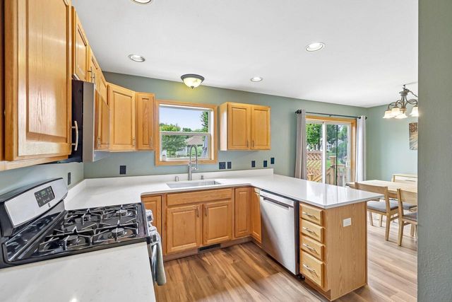 6605 Carlton DRIVE, Madison, WI 53718