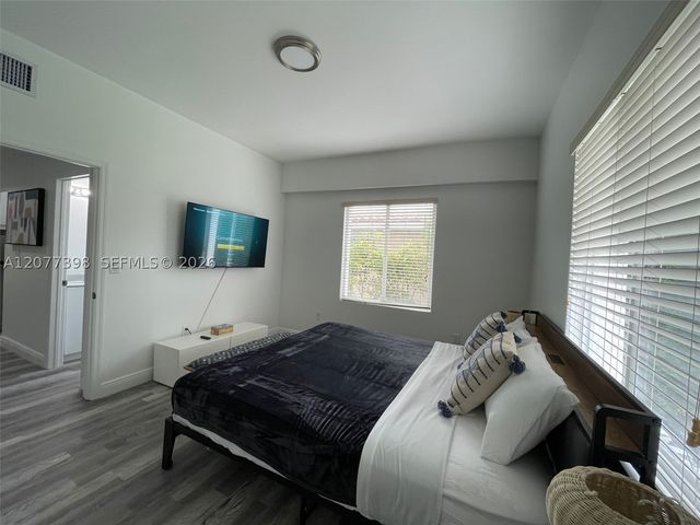 29 Oviedo Ave 4, Coral Gables, FL 33134