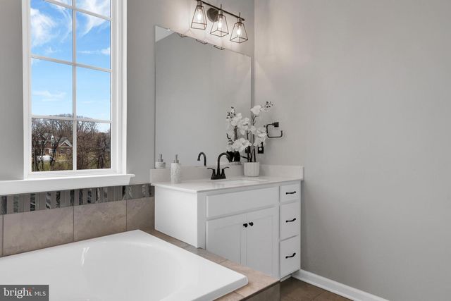 5719 HAWK RIDGE RD, Frederick, MD 21704