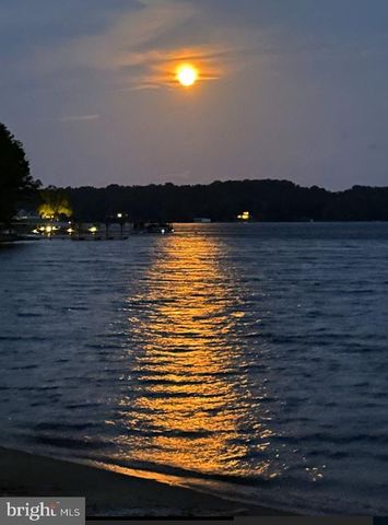 647 FAIRVIEW DR, Mineral, VA 23117