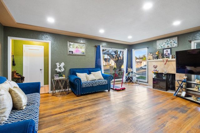 505 W Lamona Avenue, Fresno, CA 93728