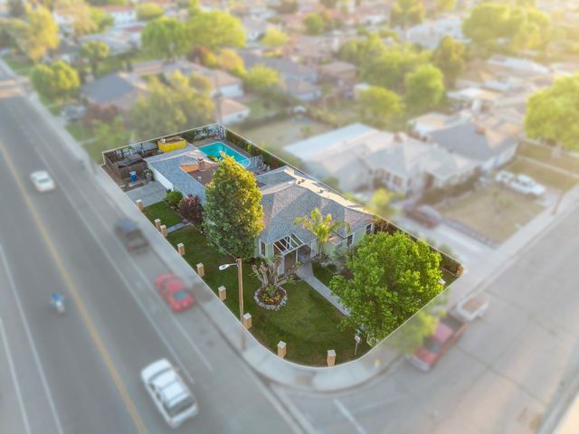 505 W Lamona Avenue, Fresno, CA 93728