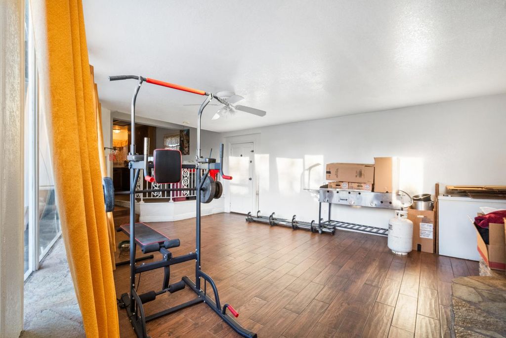 Image 18 of property listing at 505 W Lamona Avenue, Fresno, CA 93728