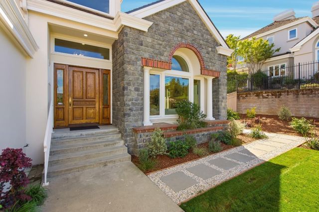 21592 Villa Maria Court, Cupertino, CA 95014