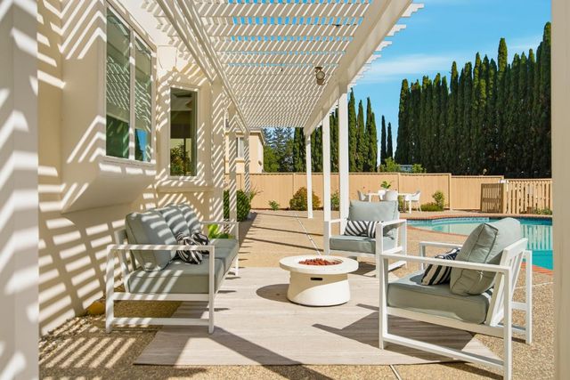 21592 Villa Maria Court, Cupertino, CA 95014