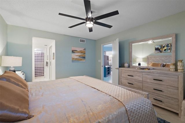 3990 NW 42nd Avenue 305, Lauderdale Lakes, FL 33319