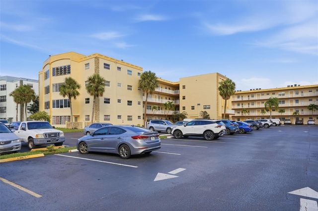 3990 NW 42nd Avenue 305, Lauderdale Lakes, FL 33319