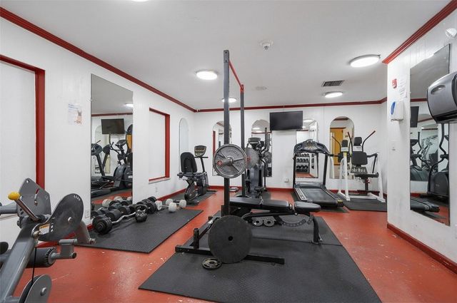 3990 NW 42nd Avenue 305, Lauderdale Lakes, FL 33319