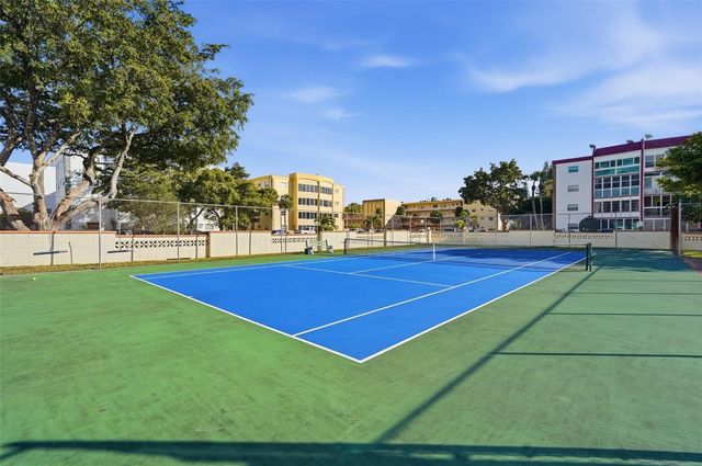 3990 NW 42nd Avenue 305, Lauderdale Lakes, FL 33319