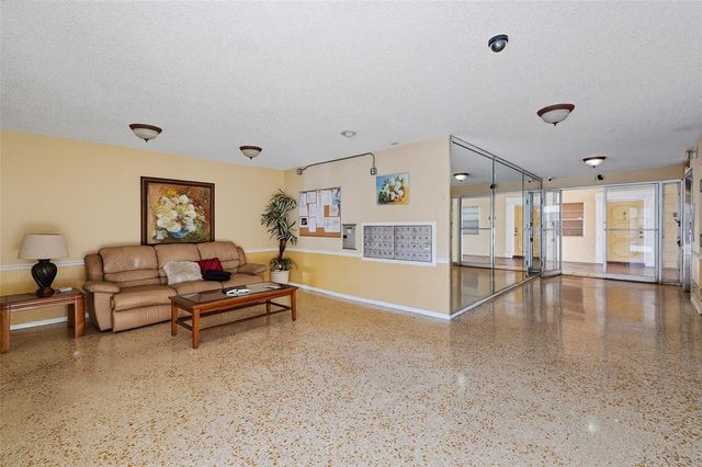 3990 NW 42nd Avenue 305, Lauderdale Lakes, FL 33319