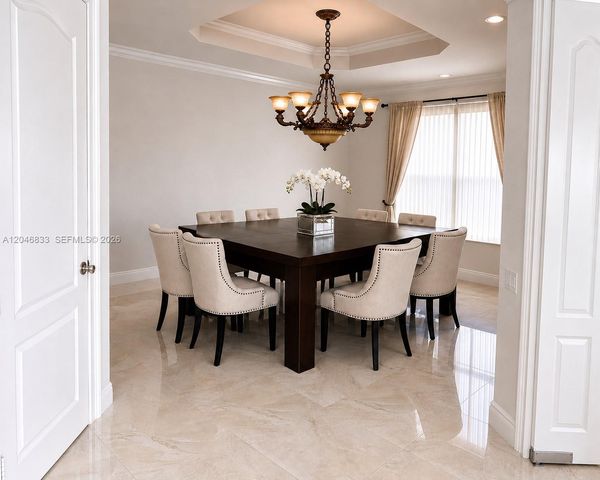 3683 W Lakes Estates Dr, Davie, FL 33328