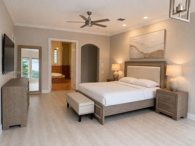 3683 W Lakes Estates Dr, Davie, FL 33328