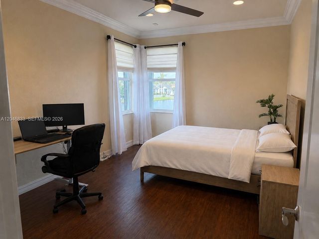 3683 W Lakes Estates Dr, Davie, FL 33328