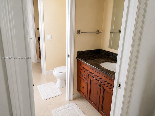 3683 W Lakes Estates Dr, Davie, FL 33328
