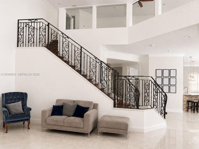 3683 W Lakes Estates Dr, Davie, FL 33328