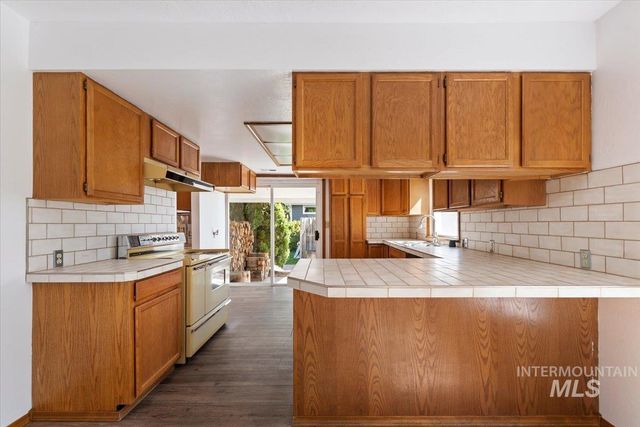 810 S Roosevelt St, Boise, ID 83705
