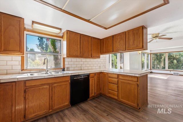 810 S Roosevelt St, Boise, ID 83705