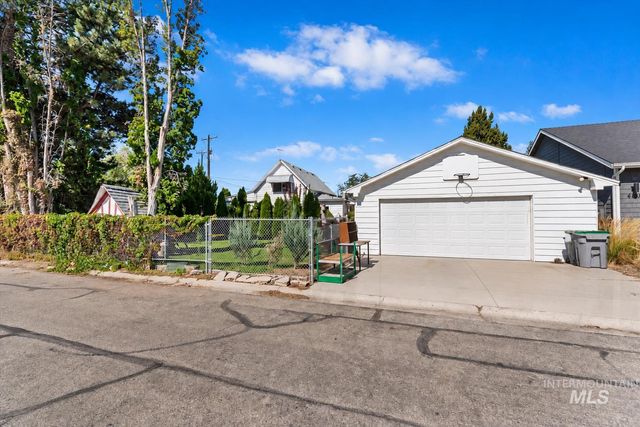 810 S Roosevelt St, Boise, ID 83705