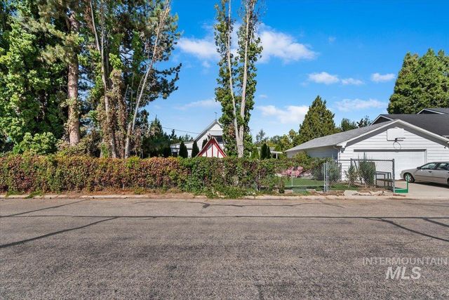 810 S Roosevelt St, Boise, ID 83705