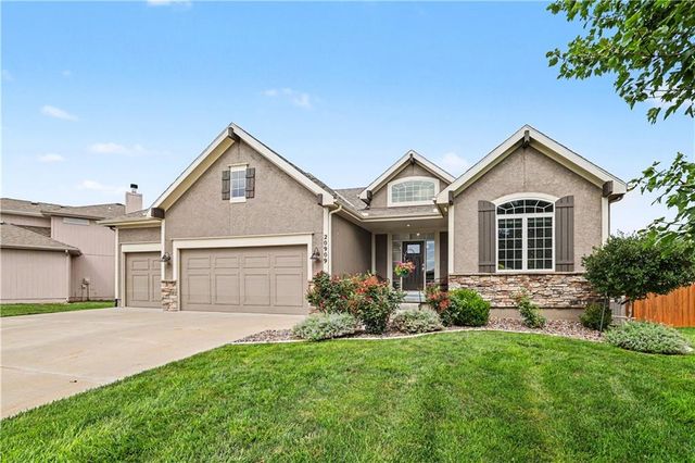 20909 S Barker Road, Spring Hill, KS 66083