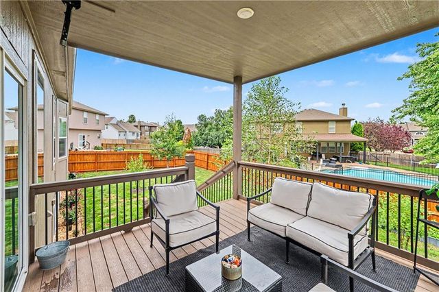 20909 S Barker Road, Spring Hill, KS 66083