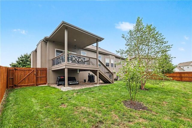 20909 S Barker Road, Spring Hill, KS 66083
