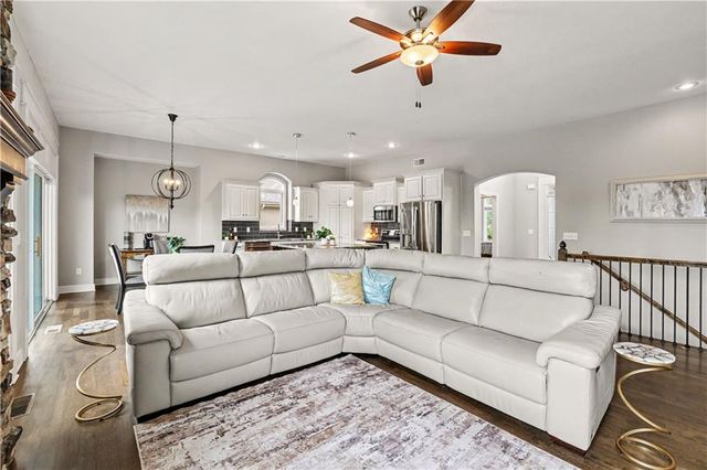 20909 S Barker Road, Spring Hill, KS 66083